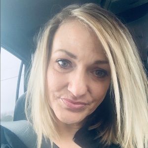 Meet your Posher, Laurie